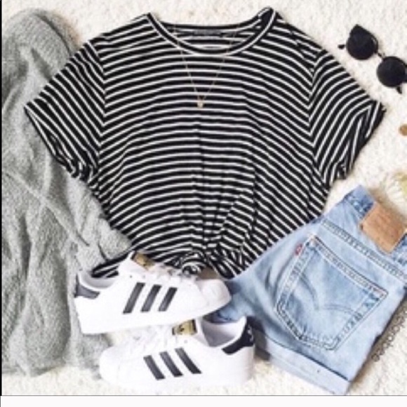 mystery box brandy Melville urban outfitters + - Picture 4 of 7